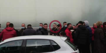 Pas dhunës ndaj policëve, Ilir Meta strategji për destabilizimin e vendit dhe shkatërrimin e zgjedhjeve! Nis grevën e militantëve të LSI te zyrat e FRD