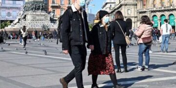 Kryeministri paralajmëroi një valë të re infektimesh: Qeveria italiane merr masa drastike: Mbyllen dyqanet dhe shkollat, nga kjo datë i gjithë vendi zonë e kuqe