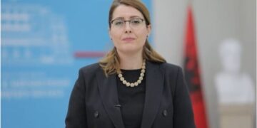 EMOCIONUESE! Ministrja Manastirliu jep lajmin fantastik