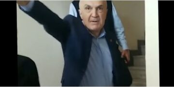 Ilir Meta nxjerr prapaskenat nga përplasja tek selia e FRD dhe habit me deklaratën: Ky ishte personi që më qetësoi, se po të qëllonte Tedi Blushi…