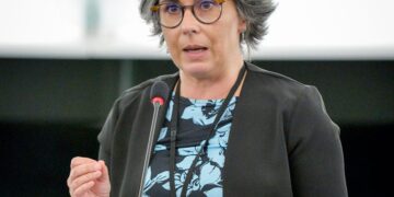 Brukseli shuplakë armiqve të drejtësisë së re, vlerëson reformën në drejtësi dhe i çon mesazh SPAK të nisë arrestimet e bujshme