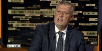 “Adriatik Llalla i bëri dëmin më të madh prokurorisë”! Konstitucionalisti Hajdari del me deklaratën e fortë dhe paralajmëron: SPAK ka dosje për zyrtarë të tjerë të lartë. Sa më shpejt të…!