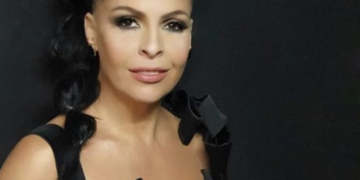 “Kjo plagë na shoqëron akoma”! Rrëqeth Aurela Gaçe: Publikon videon dhe jep mesazhin prekës për tragjedinë që përloti gjithë shqiptarët