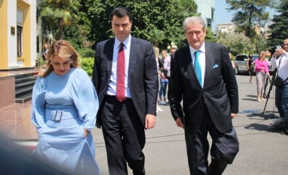Pro apo kundër listës së përbashkët LSI e PD? Meta: S’e kuptoj si mund të shkojnë në një listë Monika e Berisha
