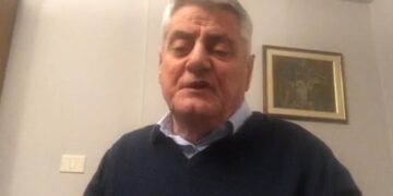 Dash Shehi mendon se shqiptarët kanë kohë për “prova”: S’jem’i më të mirët, mbyllni hundën dhe na votoni më 25 prill! Vetëm delet rrinë