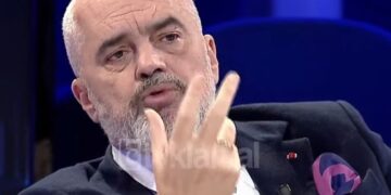 Kompleksi në Laç, Rama: Turqit janë njisha, në vjeshtë e mbarojnë! Projektet i mora duke shtrirë dorën e lypur