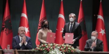 Reciprociteti i mësimit të gjuhëve përkatse! Gjuha turke lëndë me zgjedhje në shkollat shqiptare, atje do të mësohet gjuha shqipe
