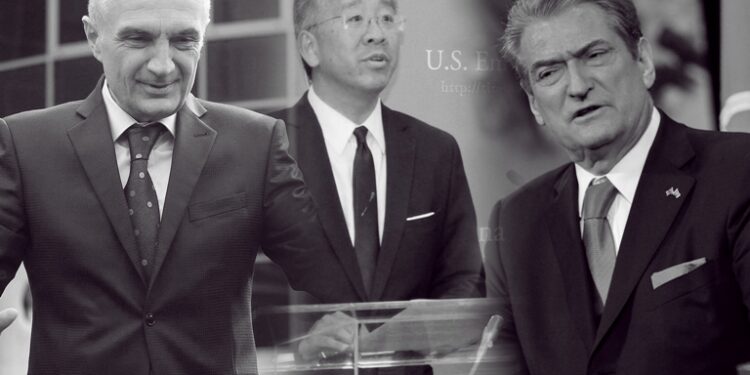 “I kapi për veshi amerikanët”! Kreshnik Spahiu nxjerr foton e Metës me Yuri Kim që po qarkullon me shpejtësi