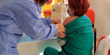 Përfundon dita e parë e vaksinimit masiv: 11,478 të vaksinuar në të gjithë vendin