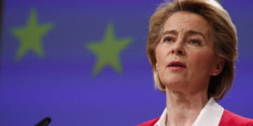 Von der Leyen: Nuk mund t`i ndajmë vaksinat me vendet e varfra!