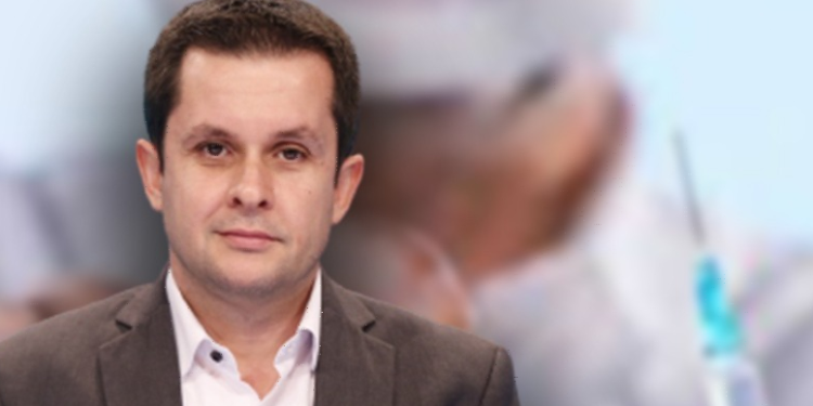 Mos e bëni vaksinën! Kur edhe mjekët bëhen pjesë e tam-tamit elektoral…