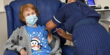 Publikohen të dhënat: Tre muajt e fundit Britania e Madhe ka vaksinuar mbi 20 milionë qytetarë