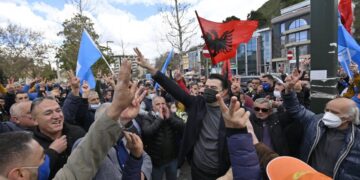 PD kërcënon me revoltë: Nuk pyesim për Covid, duam të bëjmë fushatë. Rama të mos guxojë të mbyllë vendin