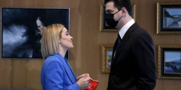 “Rumpallë opozitare”! Ndreu tallet me Bashën e Kryemadhin: E kanë në ADN blerjen e votës. Akuzat, albi e humbjes