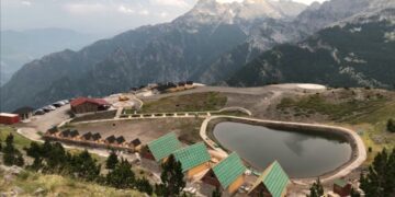 U kthye nga Anglia për të investuar në Theth, i djegin bujtinën që i kishte kushtuar 3 milionë euro