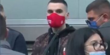 Mos ma rrihni babin! I biri i Monikës me Petrit Vasalin të vetmit në ndihmë kur Ilir Meta thërret popullin për ta mbrojtur
