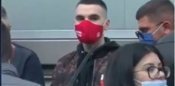 Mos ma rrihni babin! I biri i Monikës me Petrit Vasalin të vetmit në ndihmë kur Ilir Meta thërret popullin për ta mbrojtur