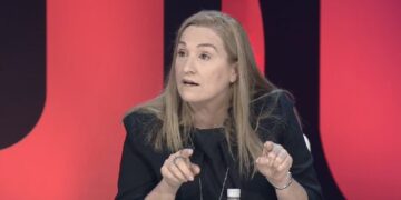 SHËNIM: Zbulohet arsyrja pse Flutura Açka u bë deputete