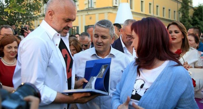 Doktor Halim Kosova: Luli më vendosi sekretarin e Albana Vokshit për mjeksinë! Gati të ndërroj ekip politik për të kontribuar për shëndetësinë, kaloj dhe me PS nëse më fton Edi Rama