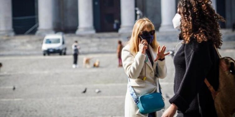 Itali, shifrat tregojnë trendin në ngadalësim, ekspertët: Durim, jemi në mesin e valës së tretë