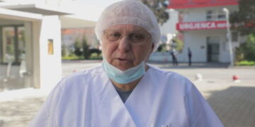 “Vaksina e AstraZeneca është efikase dhe më praktike se Pfizer”, Tritan Kalo: Pezullimi është thjesht politik, një ndëshkim i Britanisë post-Brexit