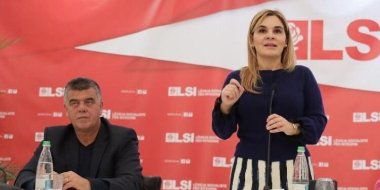 “Gjirizi” i pazareve të LSI publikisht! Nuk kam folur për 4 vjet se më tha Lefteri mos fol: Kryemadhi “fundos” me llafe pazari Lefter Kokën dhe veten me pohimin