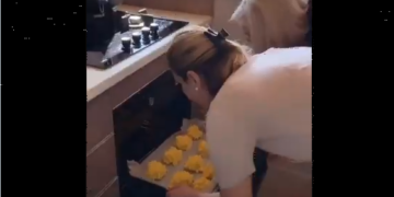 VIDEO/ Kryemadhi fut 12 ballokume në furrë e nxjerr 6, ironia e Mero Bazes: E paskan çu 50% bakshishin. Ja çdo thotë të jesh me LSI