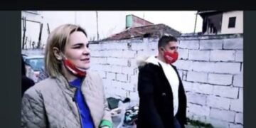 Monika Kryemadhi, fushatë në Kamëz me hajdutin ordiner të naftës së burgut