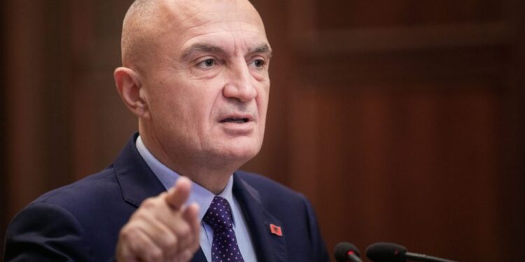 Se ka zënë gjumi gjithë natën, Meta para mediave: I patë ata të tenderave, dolën dje me grushta për të mbrojtur pasuritë kriminale