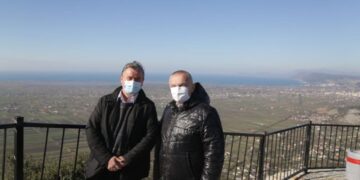 Nikoll Lesi-Veliajt: Mos u kruaj me Metën se po ia fut vetes, ai është rritur në Skrapar dhe nuk pyet për “shkopinj” të thyer
