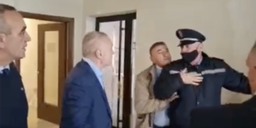 Ilir Meta dhe gjuha e trupit: Çfarë dëshmojnë këto foto?!