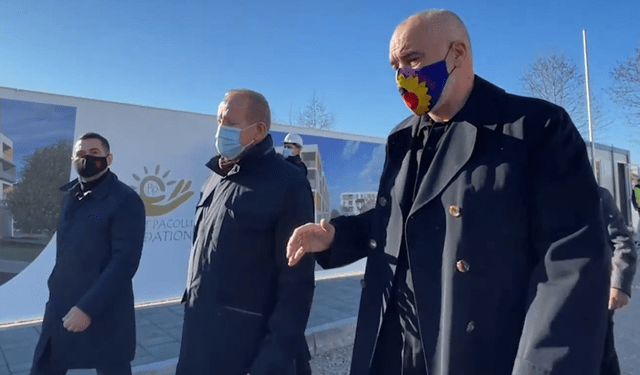 “Ça është sot?”, pasi zbuloi kompaninë që do ndërtojë aeroportin e Vlorës, Rama lëshon batutën për vlonjatët: E di që të hënën do…