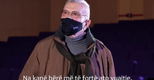 U rreshtua me PS, reagon për herë të parë aktori Robert Ndrenika: Zot çfarë çudirash! Më shan djali i shokut Ali Manaj pse paskam bërë spot. Ky ga..ruci…