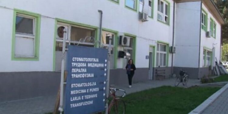 Nënës së re nga Dibra e Madhe i hoqën tre organe pas lindjes: Shkarkohet drejtori i spitalit