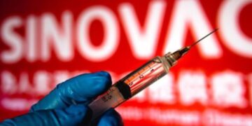 Kur angazhohet Biden dhe Johnoson: SHBA 2.5 milionë vaksinime në ditë, Anglia rekord