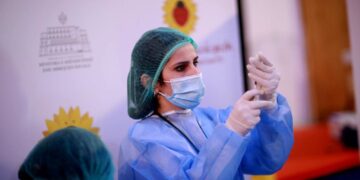 Të dielën nis vaksinimi masiv në sheshin “Skënderbej”