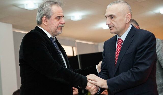 Arturi i zheleve “zgjohet” duke sulmuar dy gra fisnike! Marshalli do këpusë koka të tjera brenda “kazanit” të madh të socialistëve: Po merr kamzhikun të godasë, se e njeh mirë hakmarrjen ay