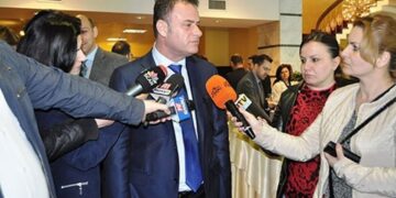 Ish drejtori i AC-së Leshko, leshkovi apo leshka I Metës, miku  Kastriot Ismailajt kërcënon Ramën: Pas 25 do të jem…