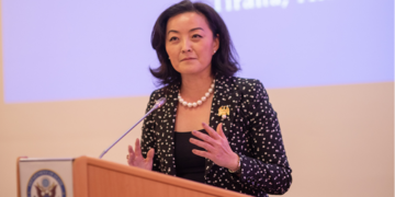 “Shqipëria voton”! Ja qyteti ku ka zgjedhur ambasadorja Yuri Kim ta nisë vëzhgimin e procesit