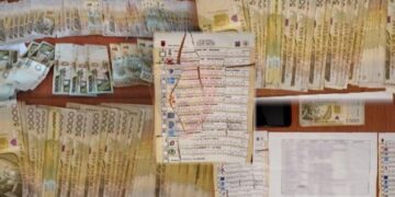 Kapen në Vlorë 2 persona që po tentonin të blinin vota për LSI-në, u gjenden para dhe bllok shënimesh me emra! U sekuestrohen celularët