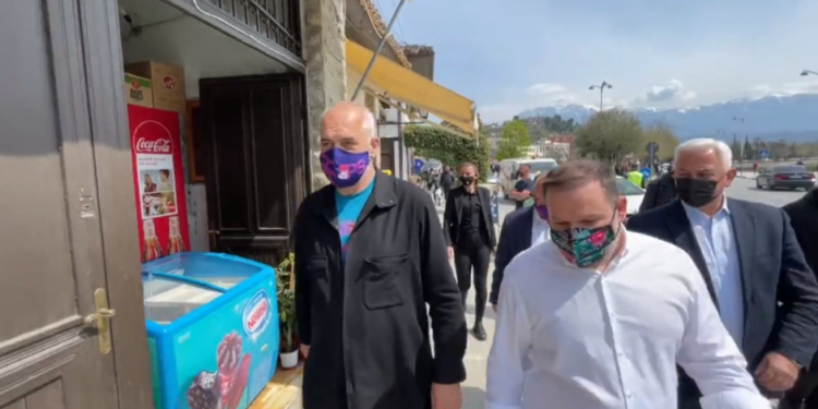 Rama: Vaksina kineze Sinovac, super e suksesshme. Mos dëgjoni hijenat e kukuvajkat, e kanë marrë dhe vendet e pasura