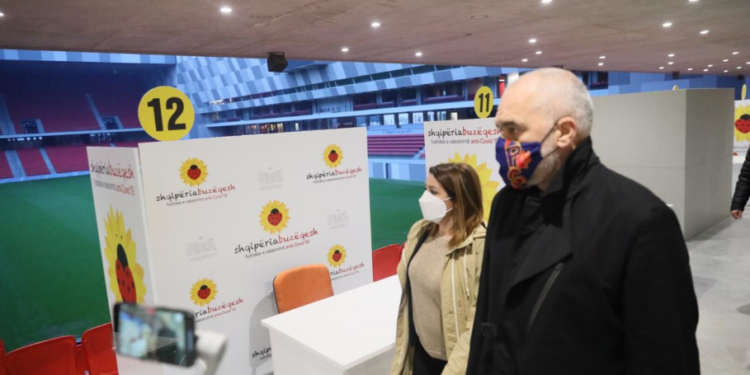 206 mijë shqiptarë të vaksinuar, Rama: Zemra mal