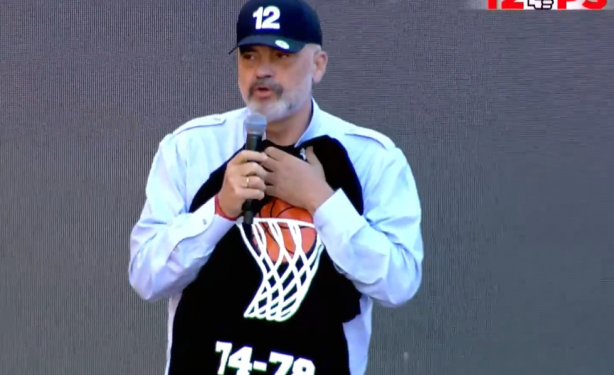 “Dhurata më e keqe që Enveri i la Shkodrës që se deshti kurrë është PD”! Rama shkodranëve: Kush është komunist apo ish komunist… unë, Edona, Beneti, Iliri ?!