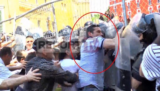 SHBA shpalli ‘non-grata’ Sali Berishën! PD nxjerr lehsin Bledi Kasmi të na tregoi se kush e “bleu” DASH: Rama dhe Vuçiç… nuk realizuan ndarjen e Kosovës se nuk i la Saliu