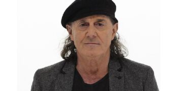 I dehur në timon, lihet në arrest shtëpie këngëtari Aleksandër Gjoka