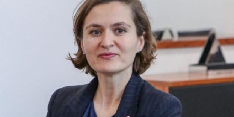 Shahini ironizon Kurtin: Kur bënte opozitën në Tiranë, të ndalonte në një qendër vaksinimi të mësonte si menaxhohet procesi