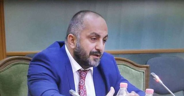 “Këto janë vendimet e një njeriu të çmendur”! Juristi Romeo Kara reagon pas deklaratës së fortë të Spartak Brahos për Presidentin Meta dhe nuk lë gjë pa thënë: Mos ia lehtësoni pozitën!