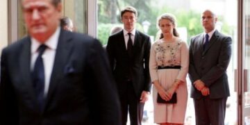 “Vajza ime dhe bashkëshorti i saj u kthyen me 1 milionë dollarë të konfirmuara nga OKB”! Por çfarë “thesar” kishin gjetur e bija e Sali Berishës dhe dhëndrri në Kosovë që erdhën me shuma marramendëse?!