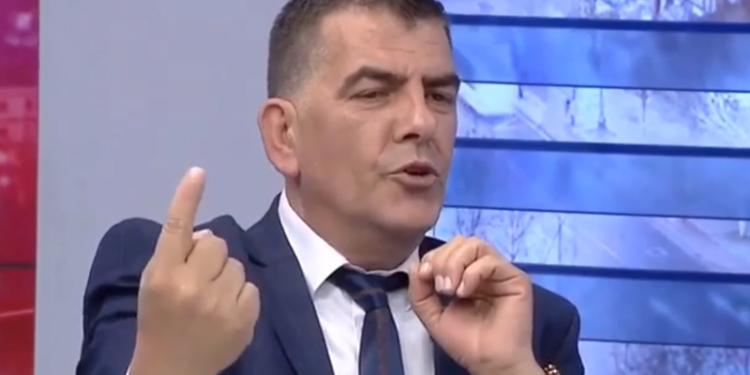 Paditi për shpifje Sekretarin e Shtetit të SHBA-ve, Saimir Vishaj parashikon ‘ditë të errëta’ për Sali Berishën: Është i humbur!