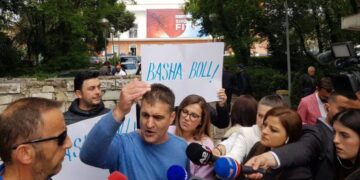 Protestoi para PD kundër Bashës, zbulohet arsyeja pse u eliminua kandidatura për kryetar e Ibsen Elezit